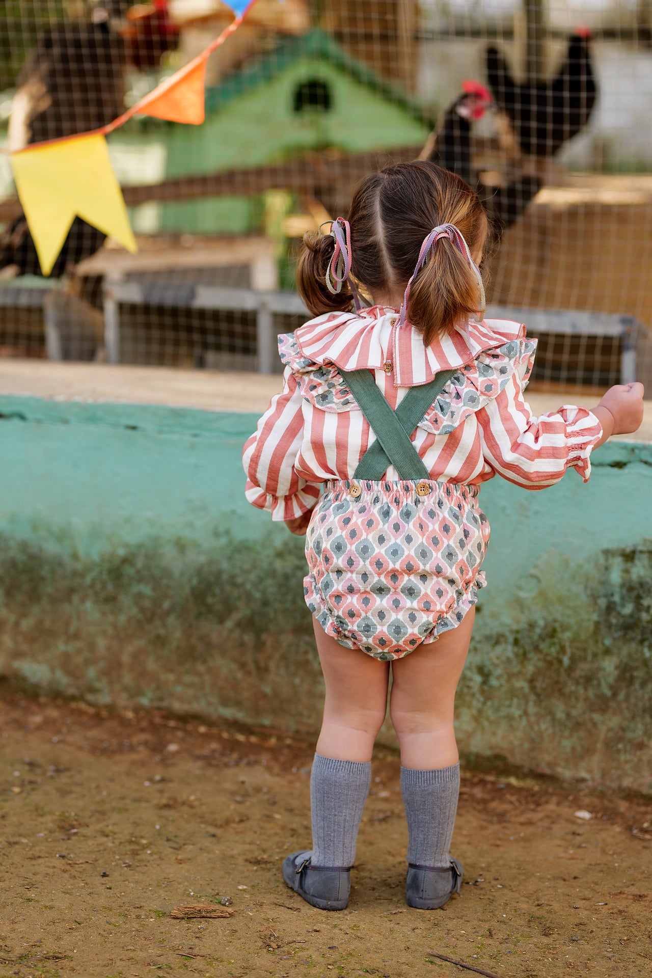 Conjunto Etnica Niña Jose Varon