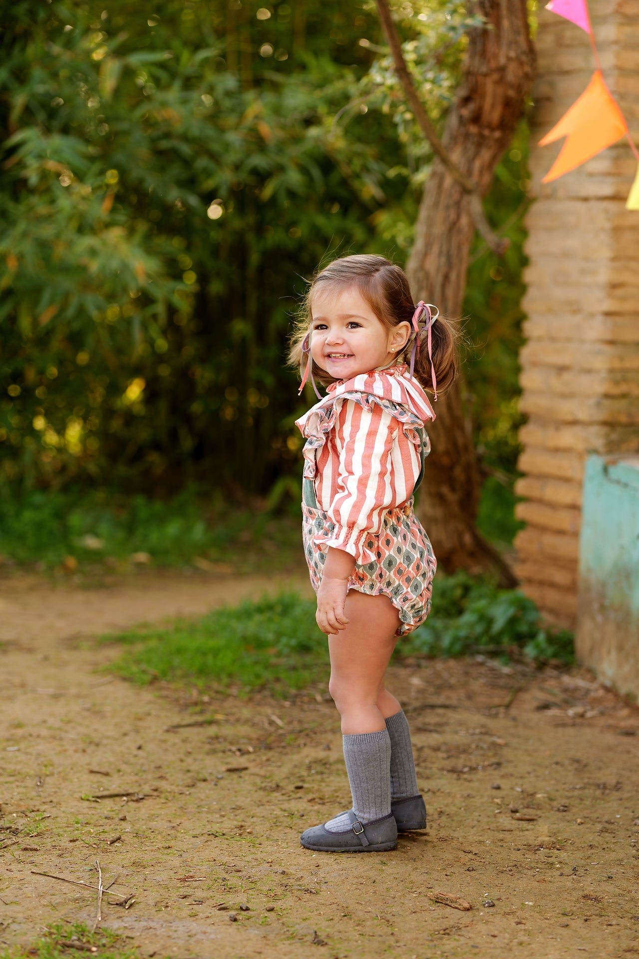 Conjunto Etnica Niña Jose Varon