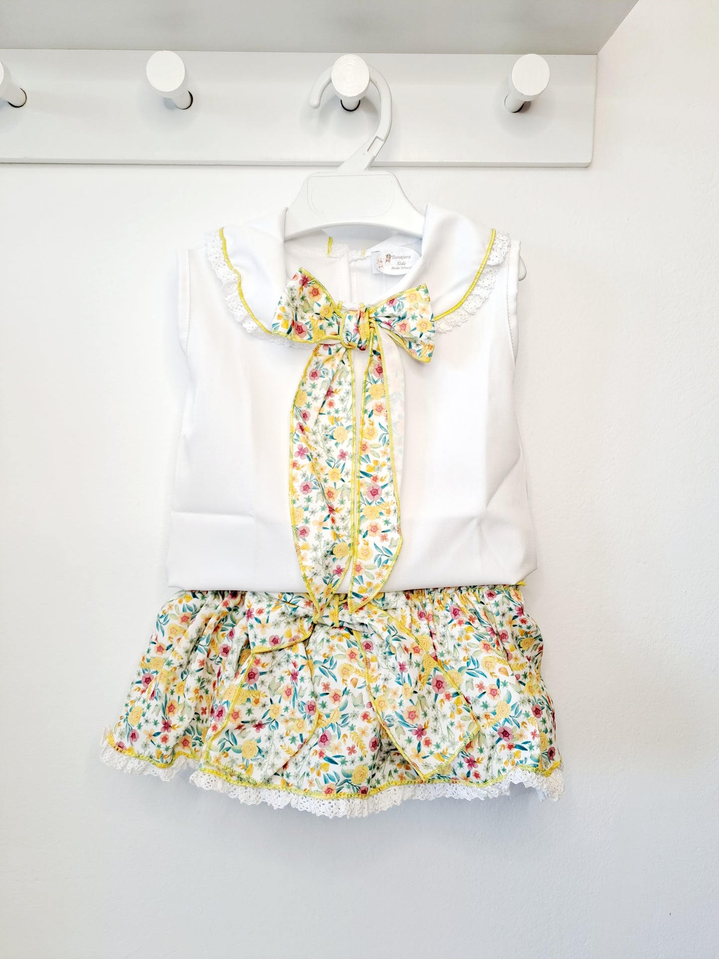 Conjunto Blanco Flores