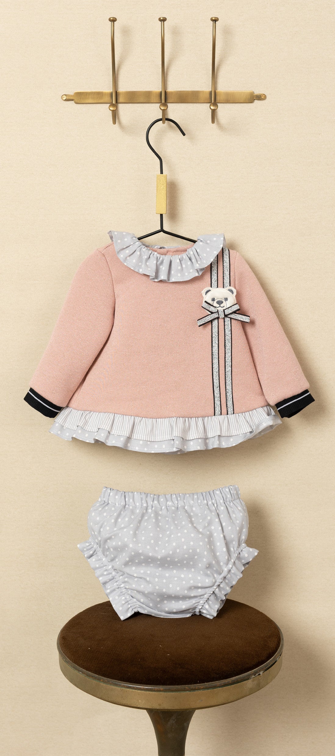 Conjunto Niño Louvre