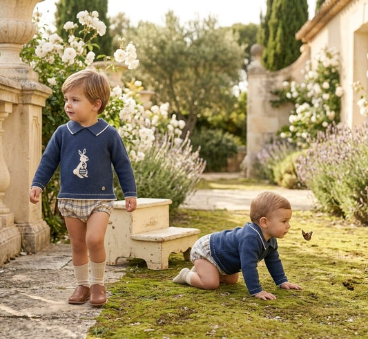 Conjunto Bebé Azul en Punto con Conejito y Braguita Cuadros | Sonajero Kids