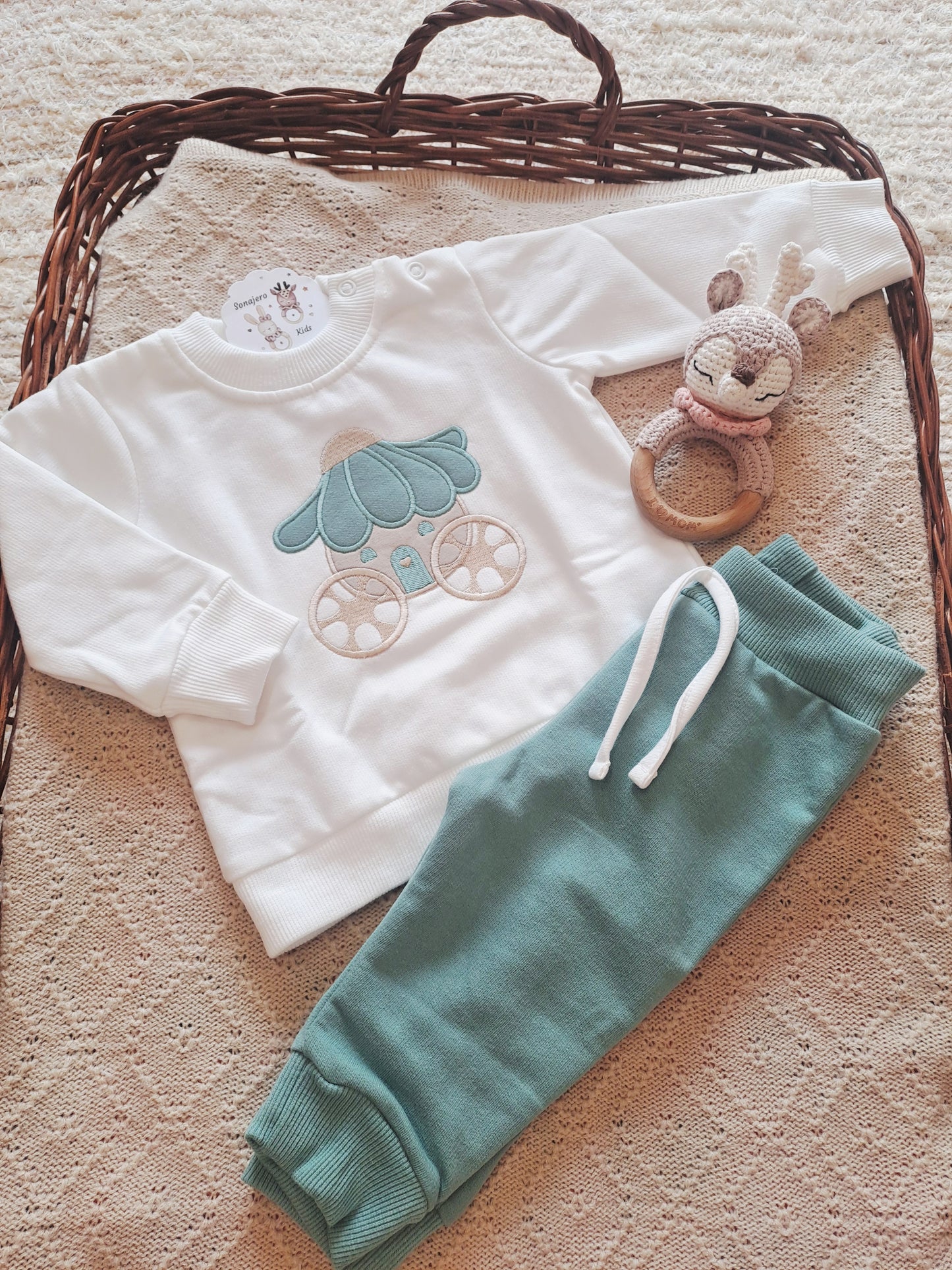 Conjunto Niño Carroza