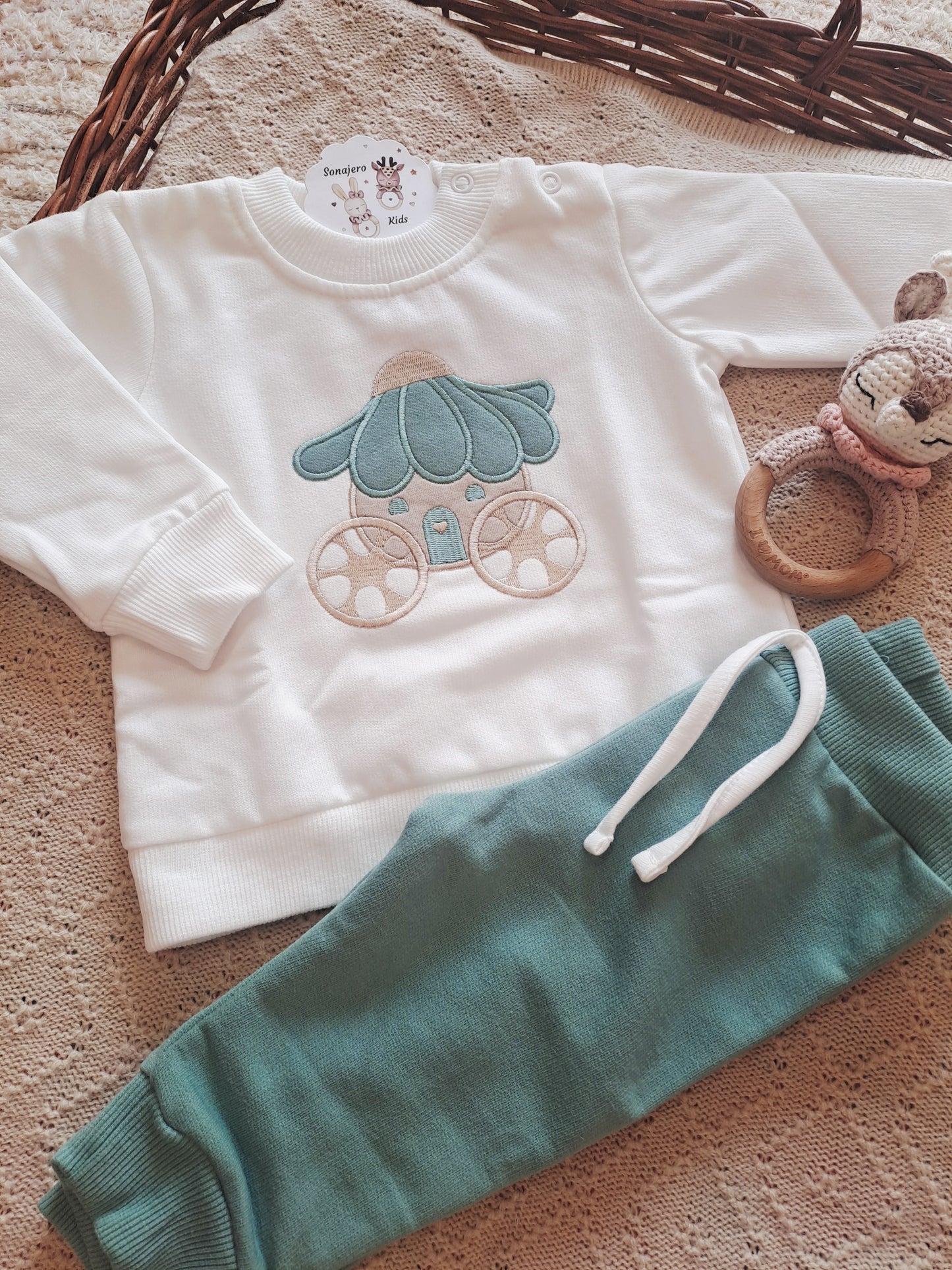 Conjunto Niño Carroza