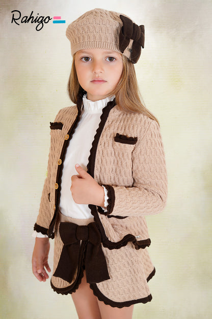 Conjunto Infantil de tres piezas chaqueta camisa y falda | Sonajero Kids