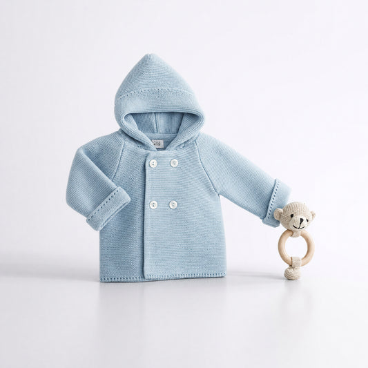 Chaquetón de Punto con CapuchaCEleste Empolvado| Pangasa Bab | Sonajero Kids