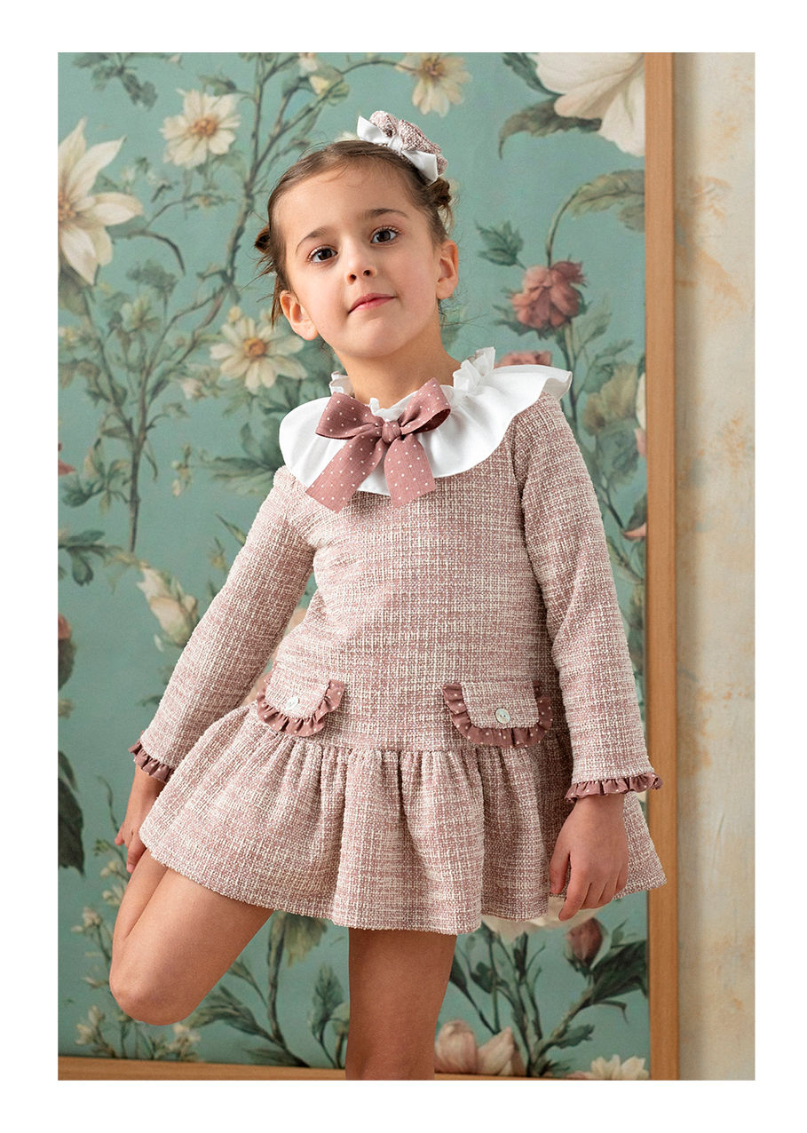Vestido Infantil de Tweed Rosa con Cuello de Volantes | Sonajero Kids