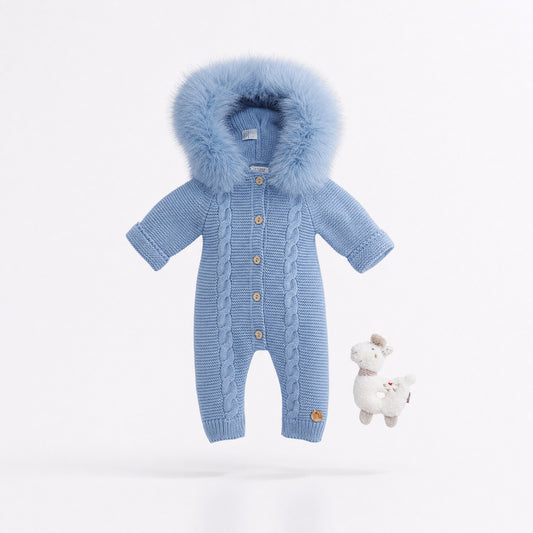 Buzo de Punto Pangasa Baby Celeste Empolvado con Pelo | Sonajero Kids