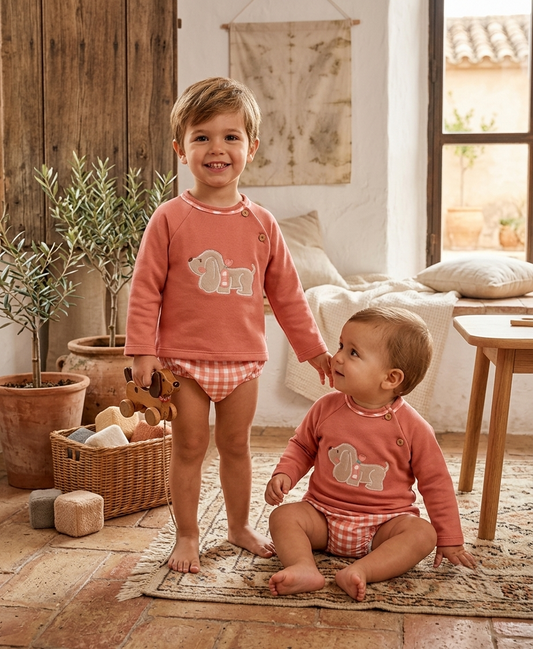 Conjunto Bebé Coral con Perrito y Cuadros Vichy | Sonajero Kids