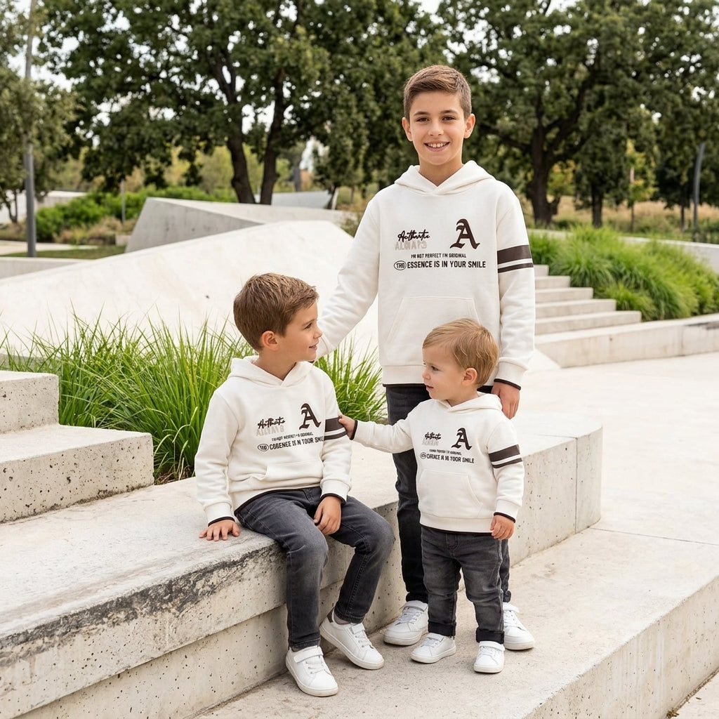 Sudadera Infantil con Capucha Blanca y Marrón | Sonajero Kids