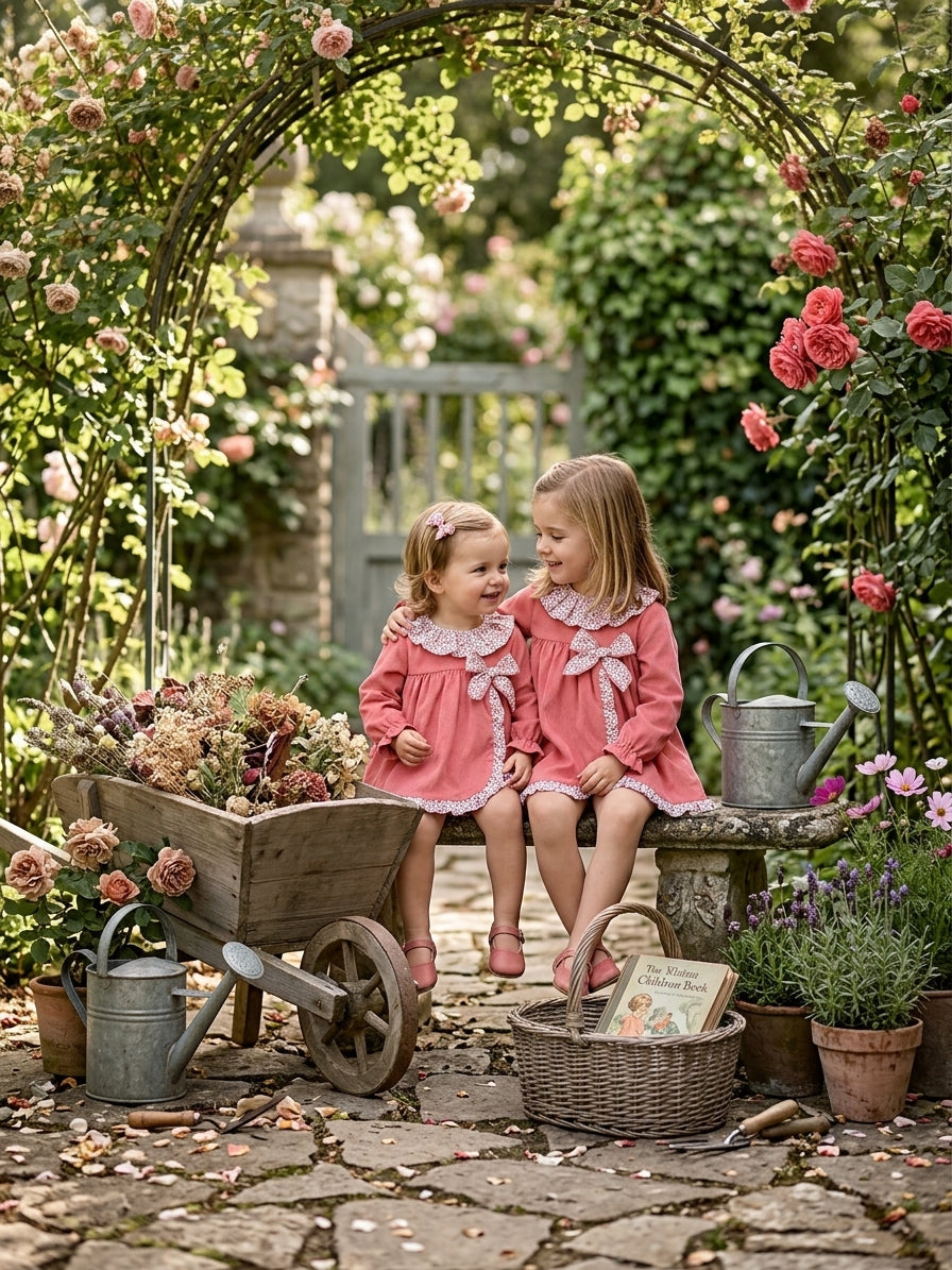 Conjunto Bebé Niña Rosa con Cuello Floral y Braguita | Sonajero Kids