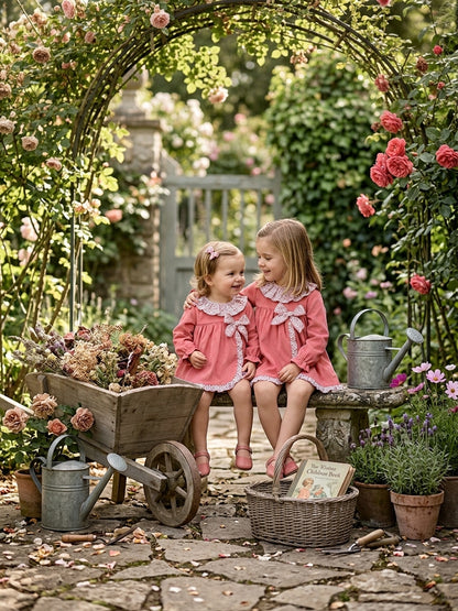 Conjunto Bebé Niña Rosa con Cuello Floral y Braguita | Sonajero Kids