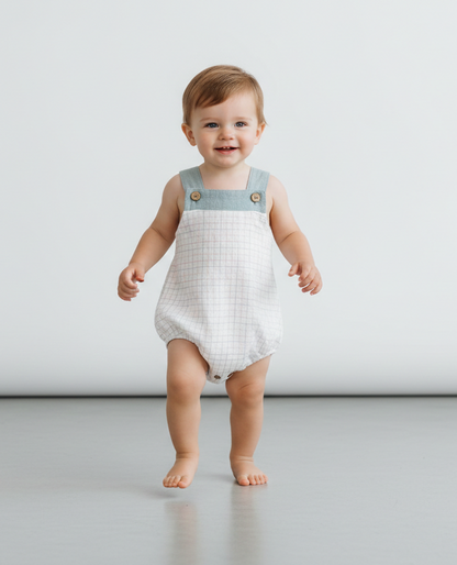 Peto de cuadros con remate en la tientes azul nude