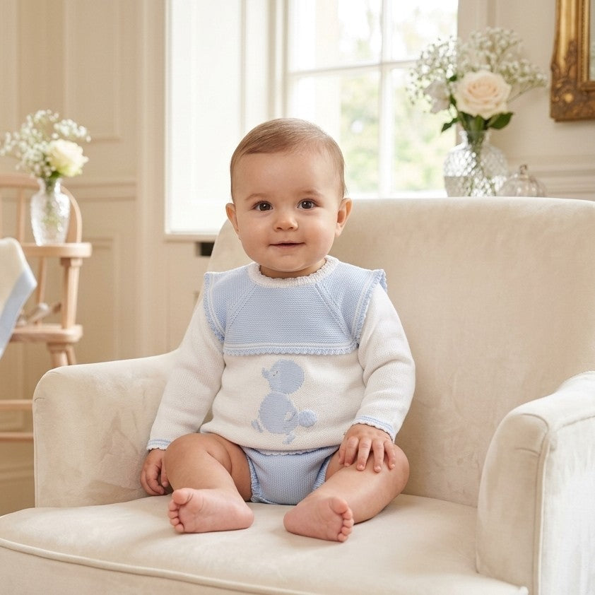 Conjunto de Punto Azul y Blanco para Bebé | Moda Infantil Elegante | Sonajero Kids
