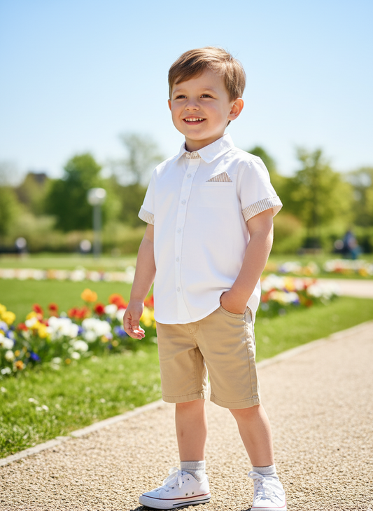Niño Pantalón Beige y Camisa