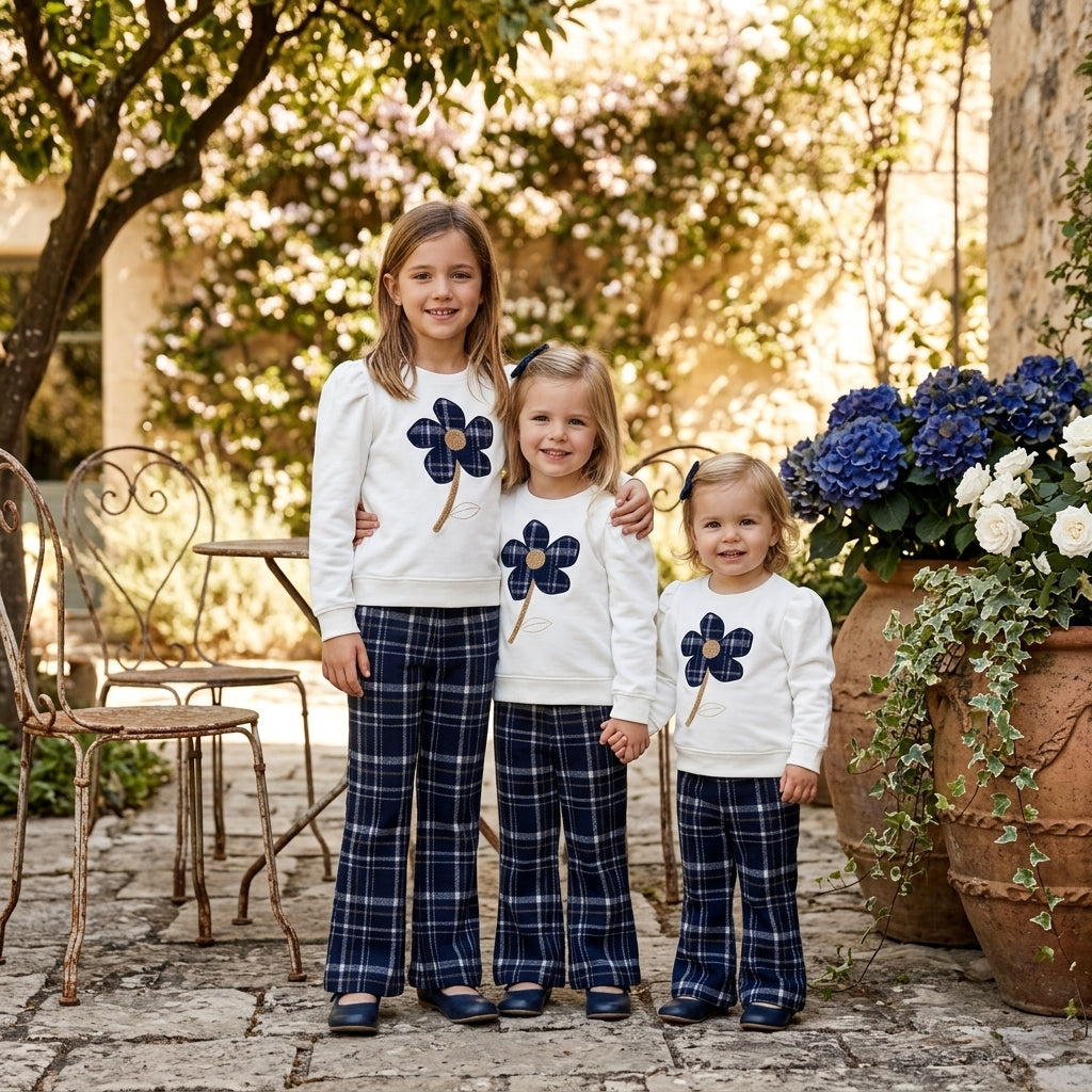 Conjunto Infantil Sudadera Flor y Pantalón Cuadros Chicco | Sonajero Kids