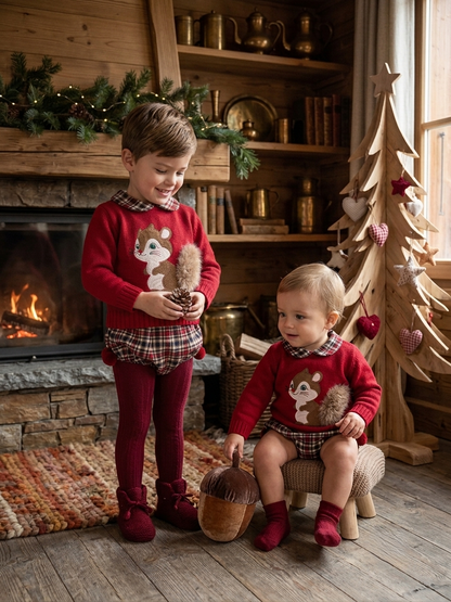 Conjunto Infantil de Punto Rojo y Cuadros con Ardilla | Sonajero Kids
