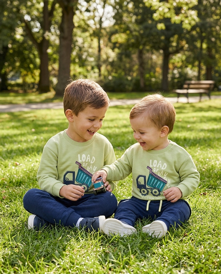 Conjunto Infantil Sudadera Verde Camión y Pantalón Marino | Sonajero Kids