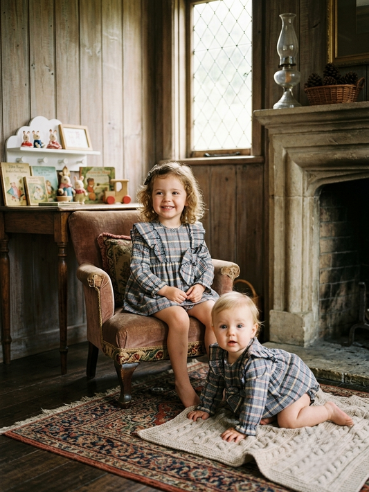 Conjunto Vestido y Cubrepañal de Cuadros con Volantes | Sonajero Kids