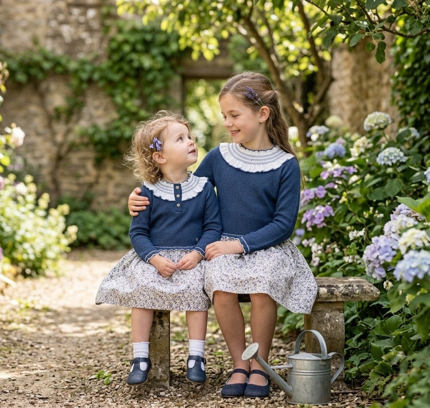   Vestido Infantil Azul Marino y Flores | Moda Infantil Clásica | Sonajero Kids