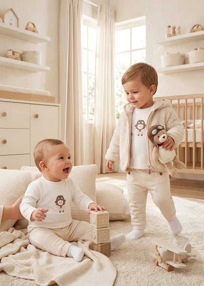 Conjunto de Bebé 3 Piezas Marfil | Chamarra, Playera y Pantalón | Sonajero Kids