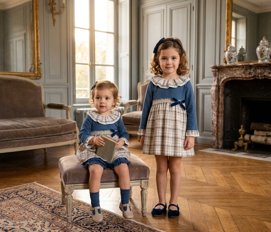 Conjunto Vestido Azul y Cuadros Beige Infantil | Sonajero Kids