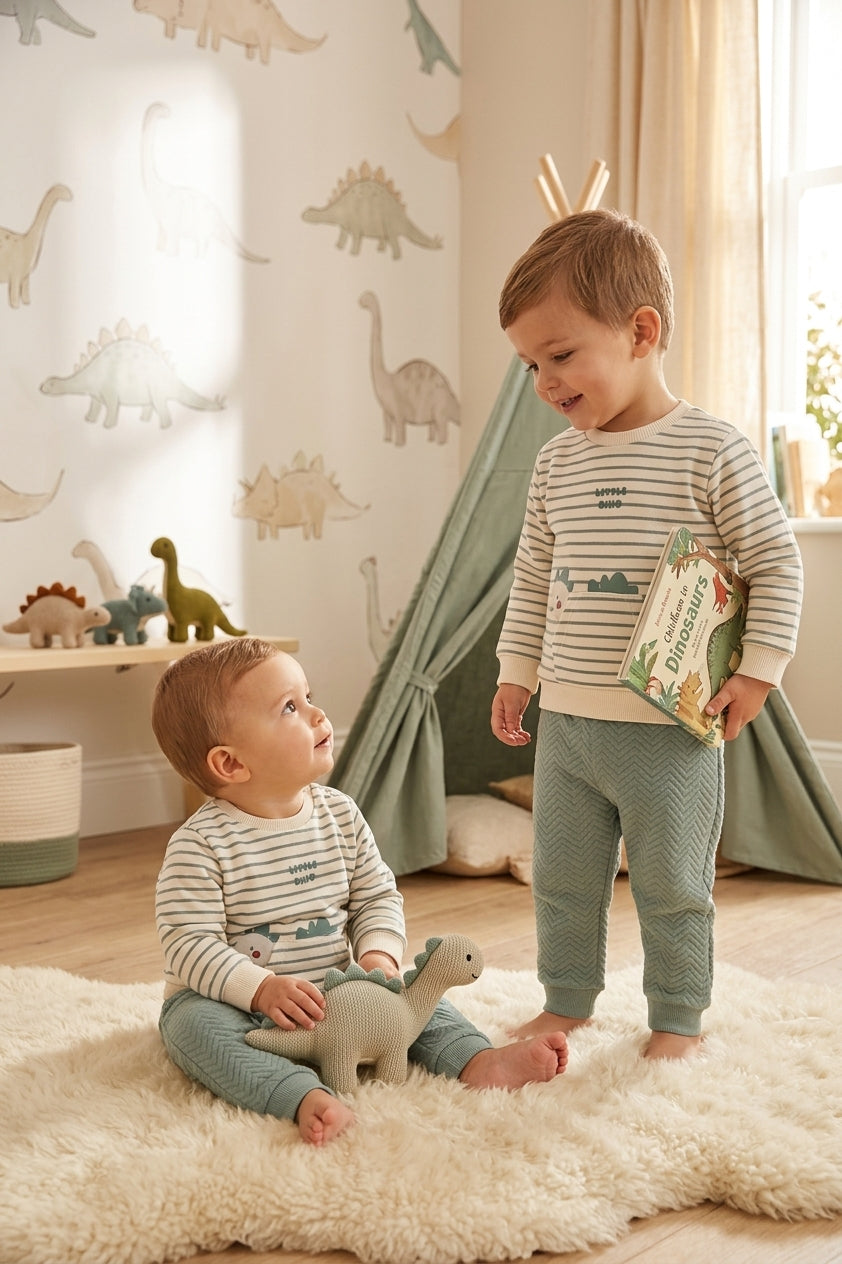 Conjunto Bebé Little Dino Verde y Beige | Sonajero Kids