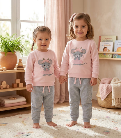 Conjunto Infantil Ratita Bailarina – Sudadera Rosa y Pantalón Gris| Sonajero Kids