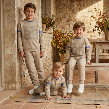 Conjunto Deportivo Infantil Beige Varsity 89 | Sonajero Kids