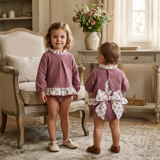 Conjunto de Sudadera y Braguita en Pana Malva con Flores | Sonajero Kids