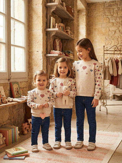 Conjunto de Sudadera Corazones y Pantalón Denim Niña | Moda Infantil | Sonajero Kids