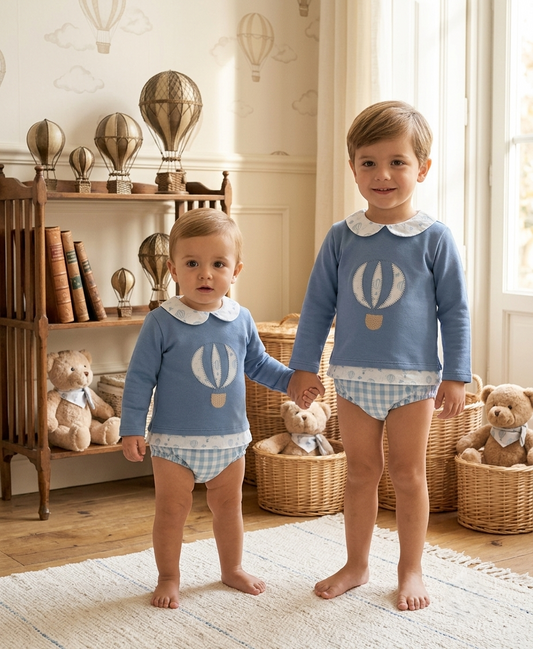 Conjunto Bebé Azul Globo Aerostático y Vichy | Moda Infantil Clásica | Sonajero Kids