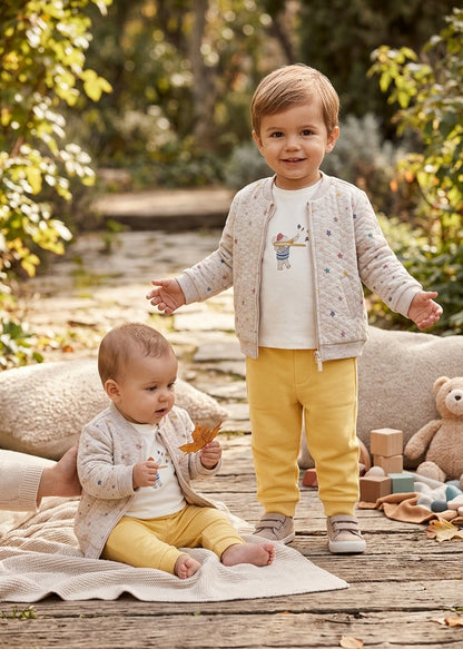 onjunto Bebé 3 Piezas Estrellas y Mostaza | Ropa Infantil Suave | Sonajero Kids | Mayoral