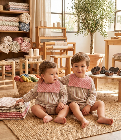 Pelele Bebé Rayas y Cuello Estampado | Moda Infantil | Sonajero Kids