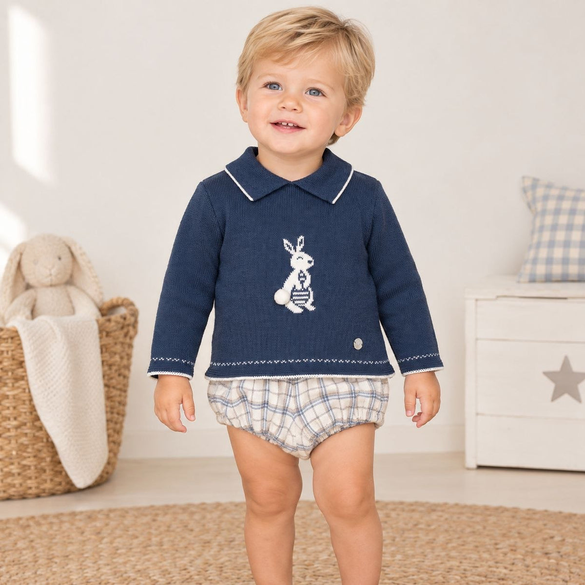 Conjunto Bebé Azul en Punto con Conejito y Braguita Cuadros  | Sonajero Kids